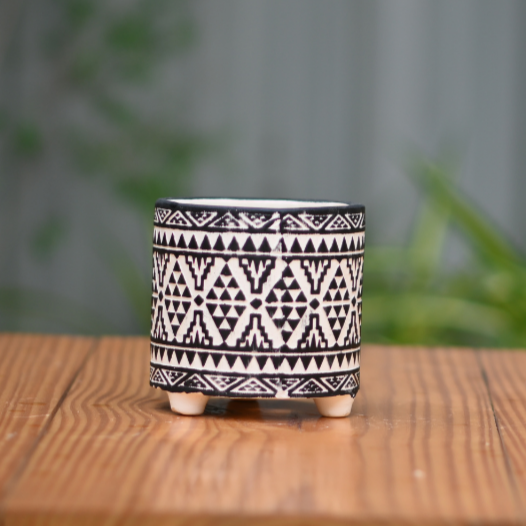 Ceramic Mandala Pot With Legs (Black)