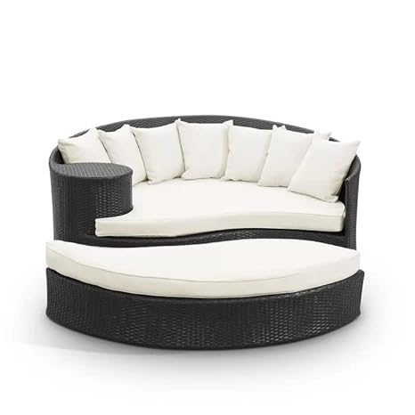 Round Sofa Wicker and Rattan Unique Degine Daybed