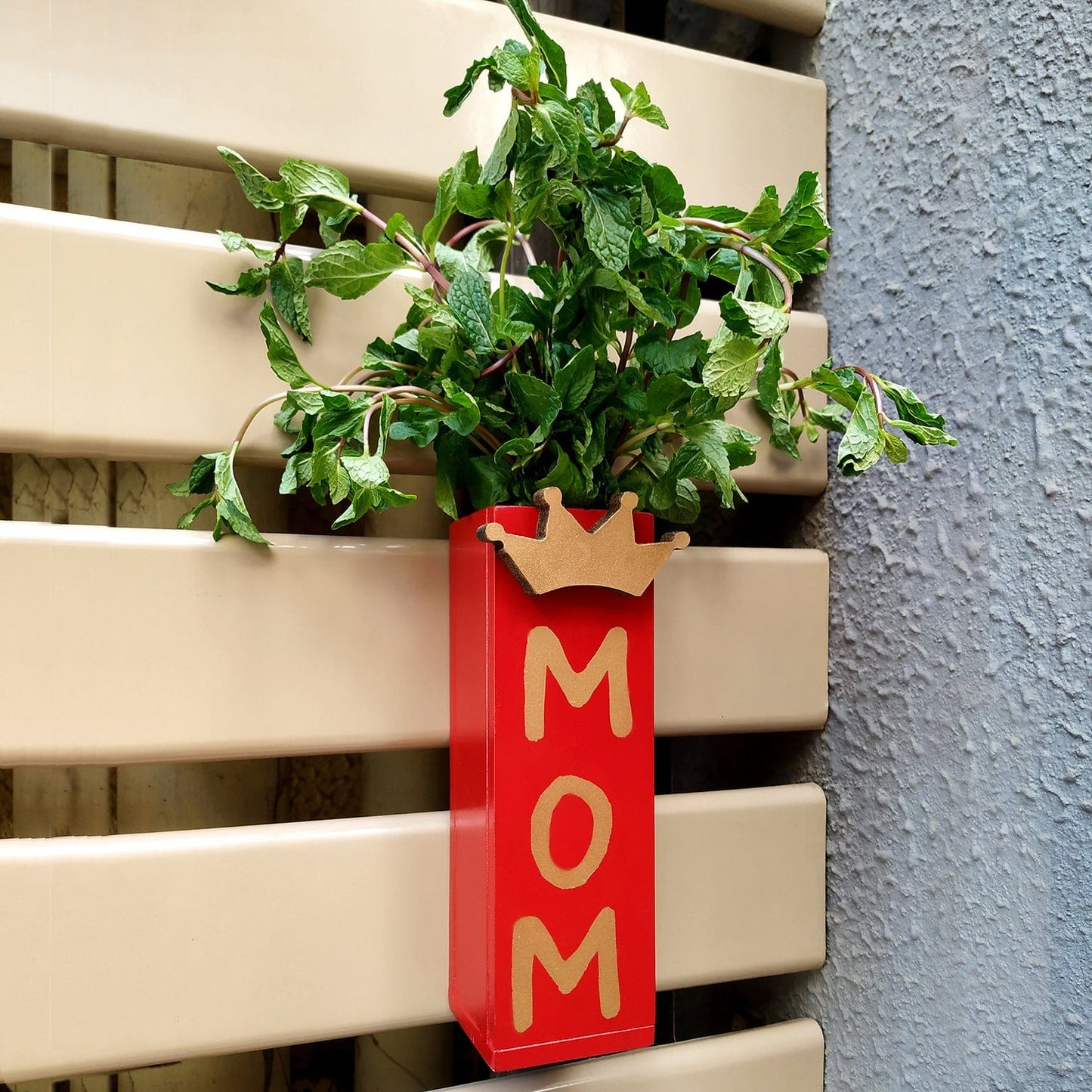 Red Printed for Mom Magnetic Hydroponic or Artificial Plants Holder