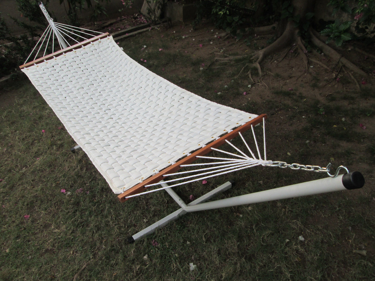 Premium Weave Soft Comb Off-White Hammock Set With Steel Hammock Stand, Weight Capacity of 125 kg