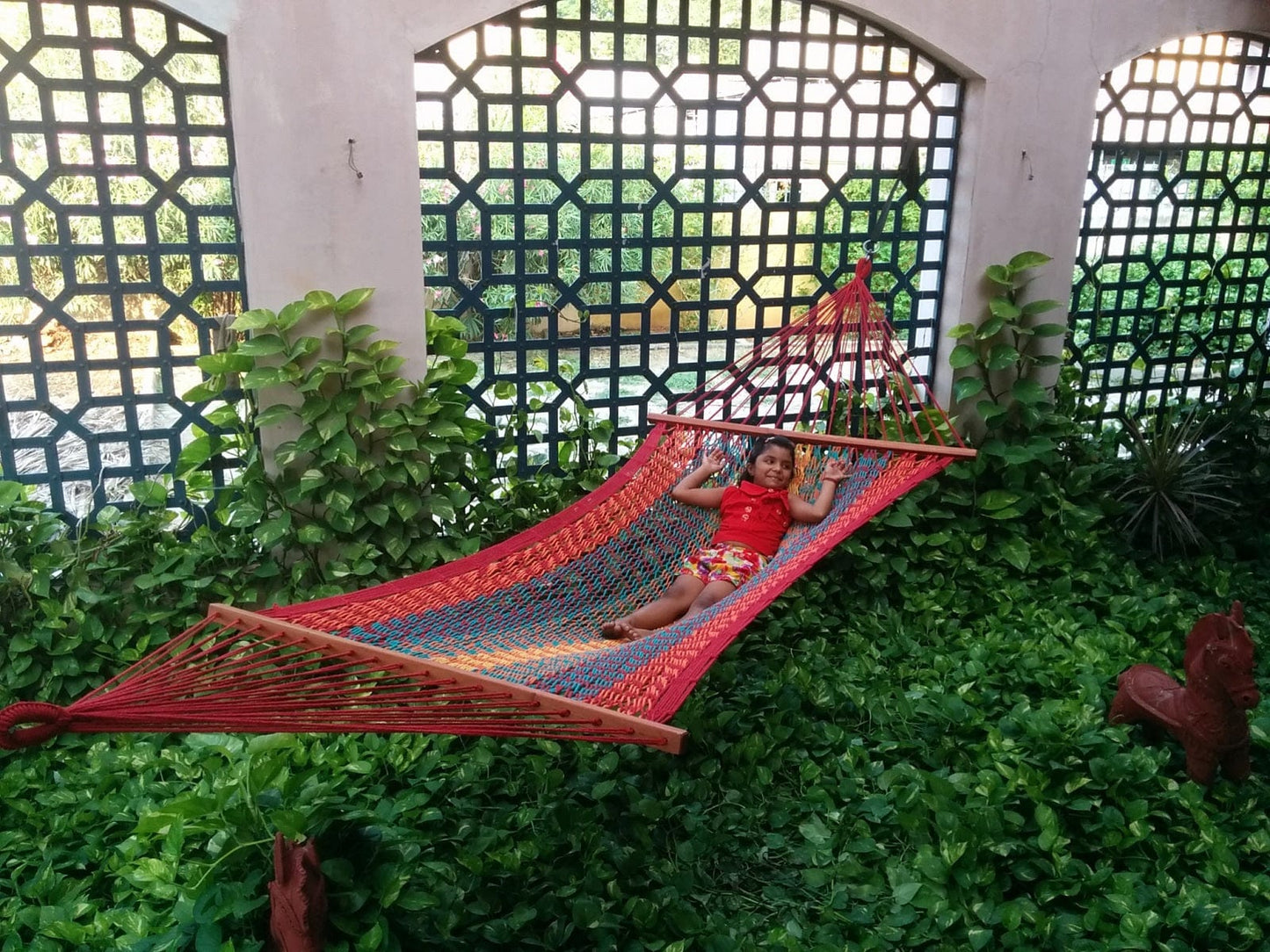 Rope Hammock With Wooden Bars, Weight Capacity of 115 kg- 120W X 200L cm