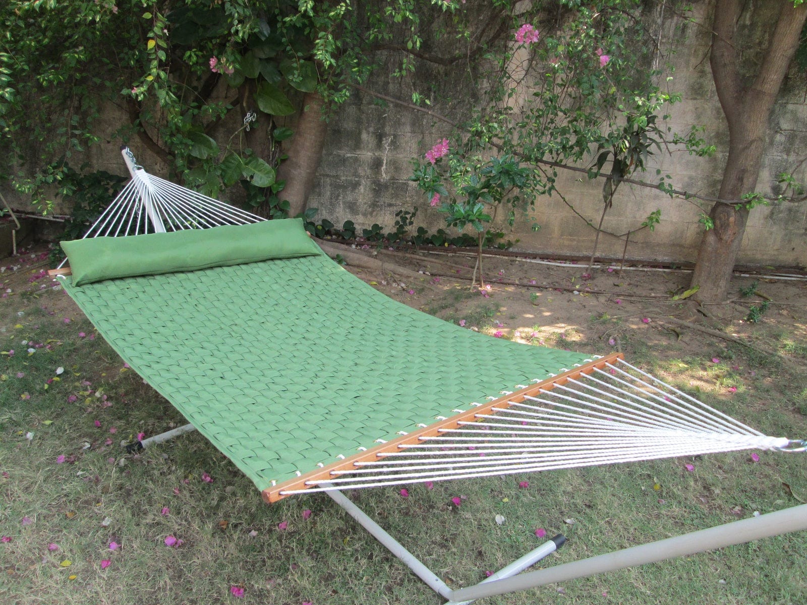 Outdoor Green Softcomb Quilted Hammock with Steel hammock stand Frame