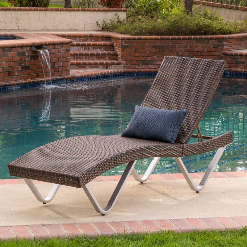 Dreamline Poolside Lounger With Cushion