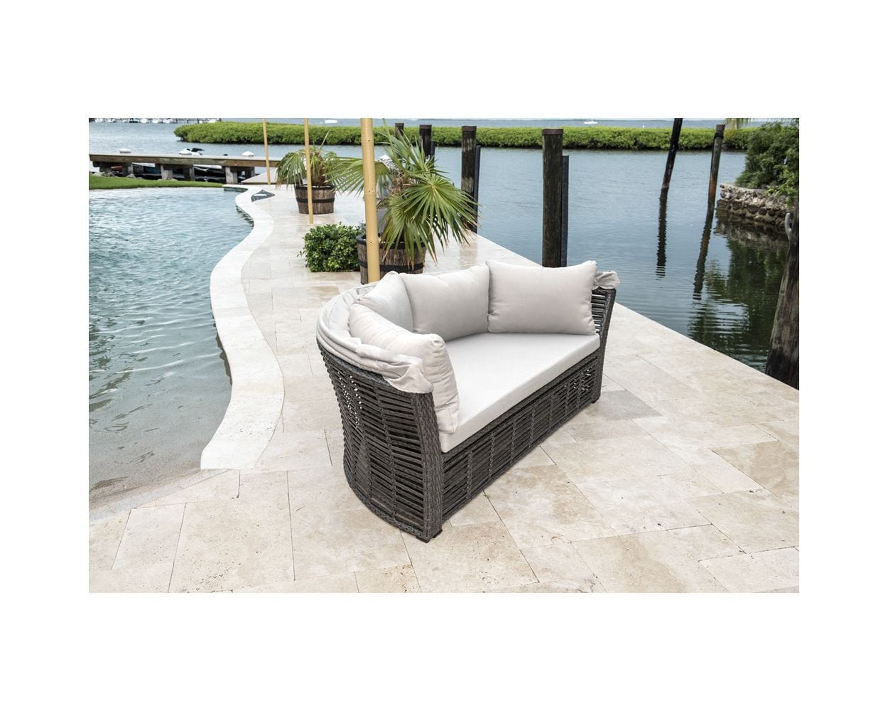 Dreamline Outdoor Furniture Poolside Sunbed/Daybed With Cushion