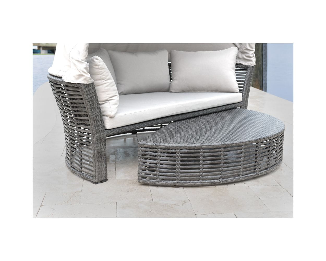 Dreamline Outdoor Furniture Poolside Sunbed/Daybed With Cushion